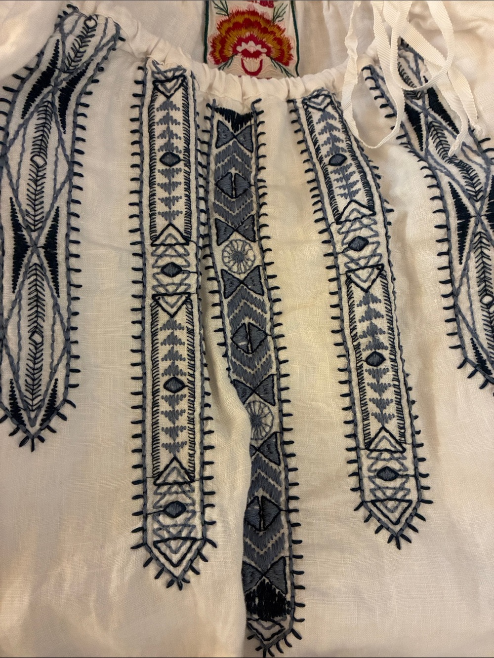 Johnny Was White Linen tie neck Blouse with Blue and floral embroidery Size XS - Picture 9 of 11